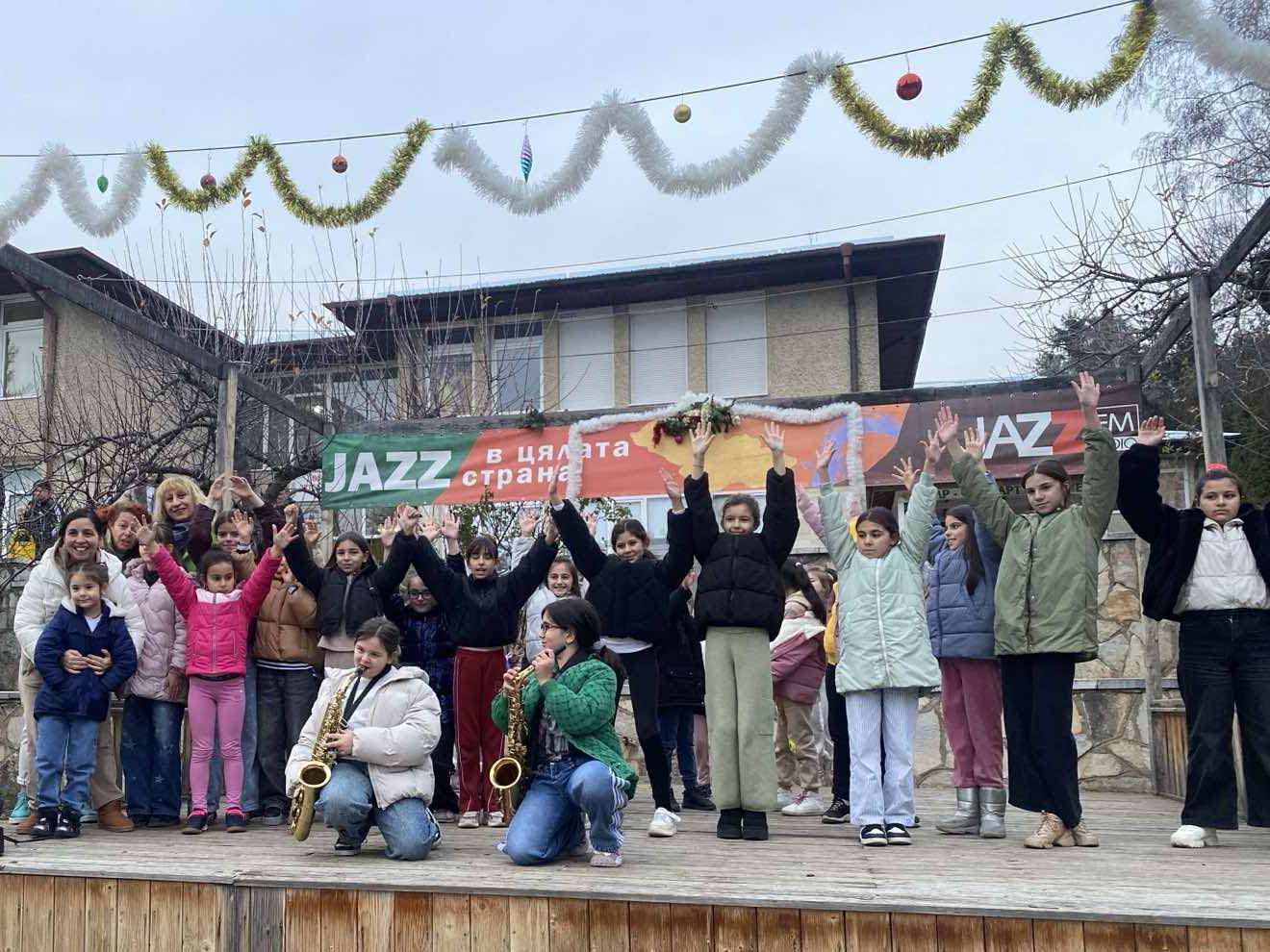 Коледният концерт на ОДК ще помага за лечението на Ивана