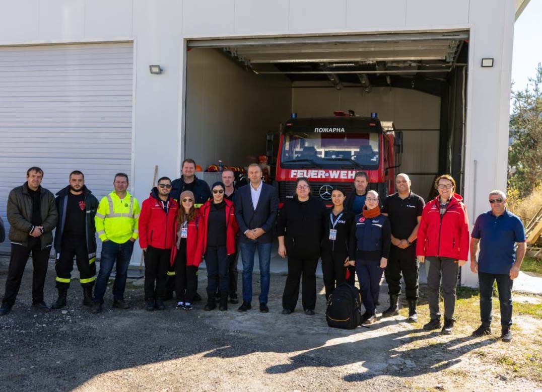 Специалисти и доброволци обсъдиха управлението на  извънредни ситуации