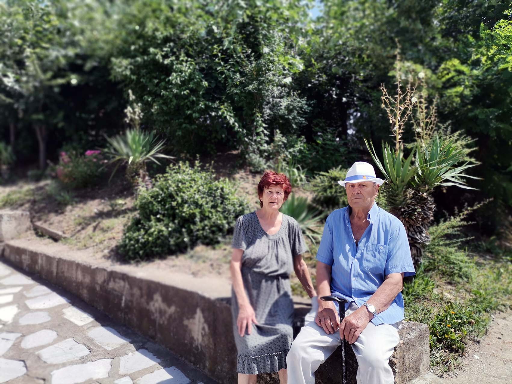 11 години труд преобразиха пустееш баир в градина