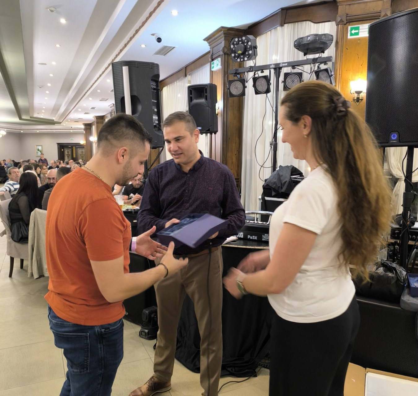 10 години за хорото и на хорото